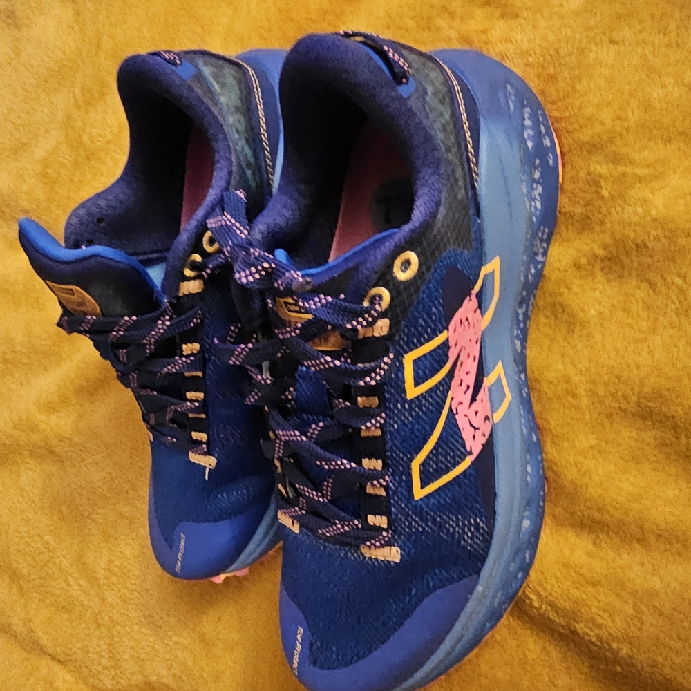 New BALANCE Blue Athletic Sneakers with Pink Accents